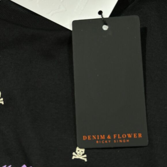 Kids Halloween Trick or Treat Shirt Size 9/10 Black Gray Skeleton Pumpkin Design - Picture 7 of 11